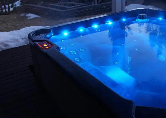 Apartment With Jacuzzi & Aircondition